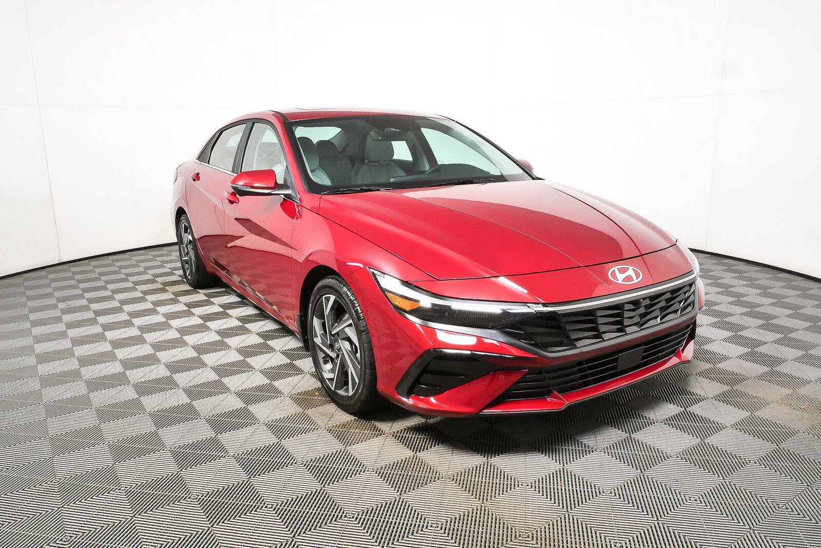 Used 2024 Hyundai Elantra Limited FWD video 1