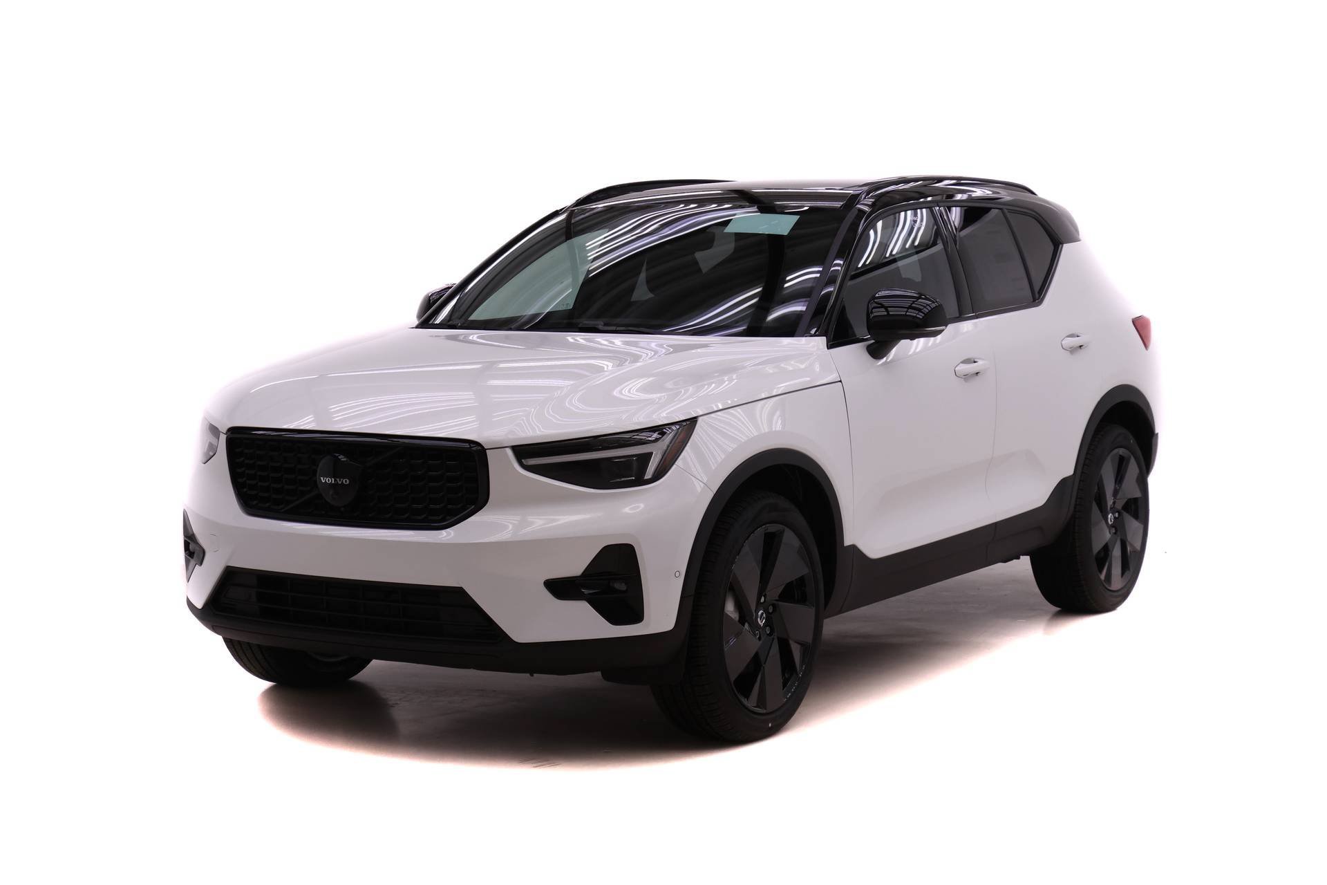 New 2026 Volvo XC40 B5 Ultra w/ Protection Package Premier