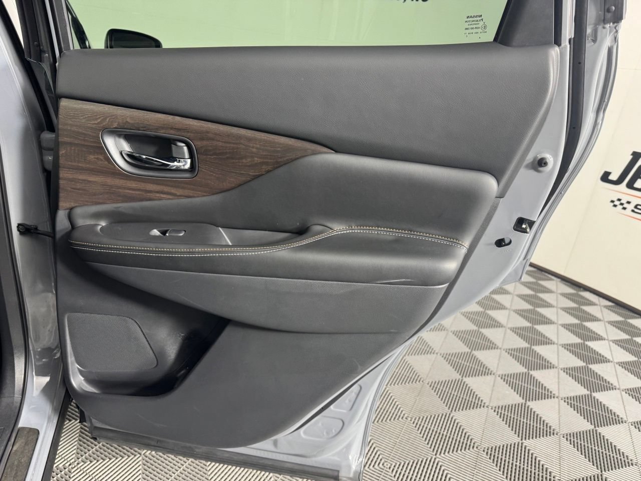 Used 2023 Nissan Murano Platinum w/ Cargo Package FWD image 32