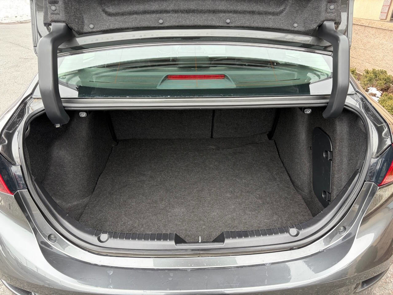 Used 2018 MAZDA MAZDA3 Sport w/ Preferred Equipment Package FWD image 13