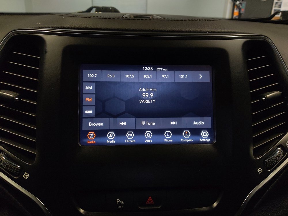 Used 2020 Jeep Cherokee Latitude Plus image 25