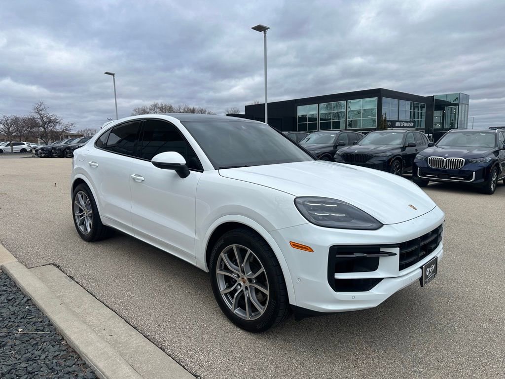 Used 2025 Porsche Cayenne Coupe image 1