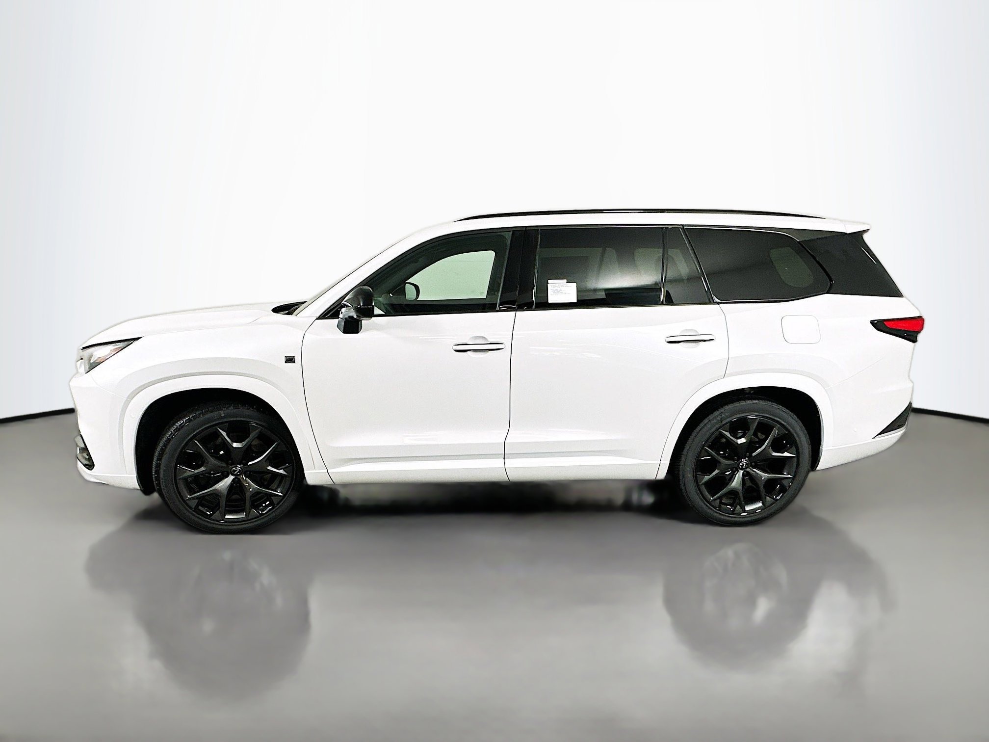 New 2025 Lexus TX 500h AWD w/ Technology Package image 4