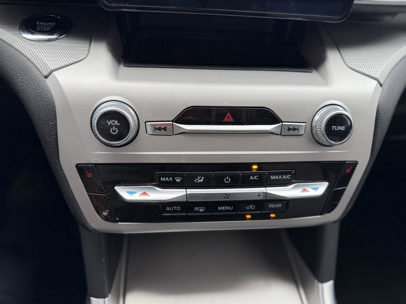 Used 2023 Ford Explorer XLT w/ Equipment Group 202A image 15