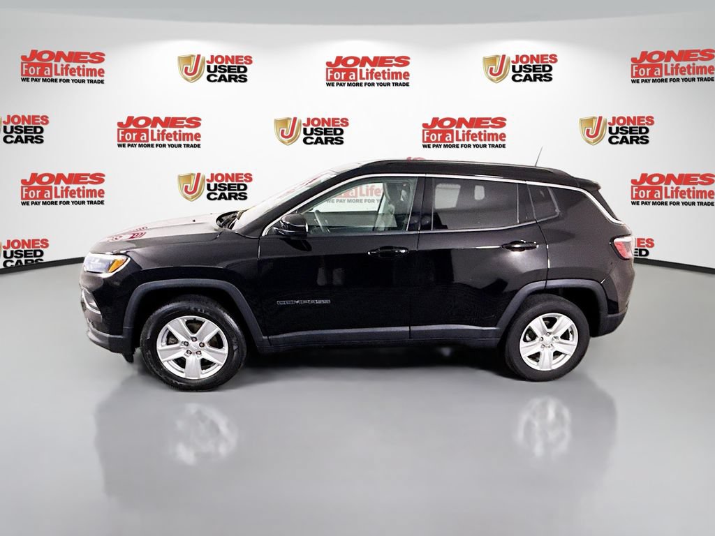 Used 2022 Jeep Compass Latitude w/ Sun and Sound Group AWD/4WD image 16