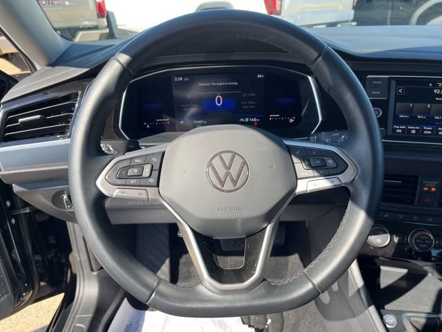 Used 2022 Volkswagen Jetta SE FWD image 13