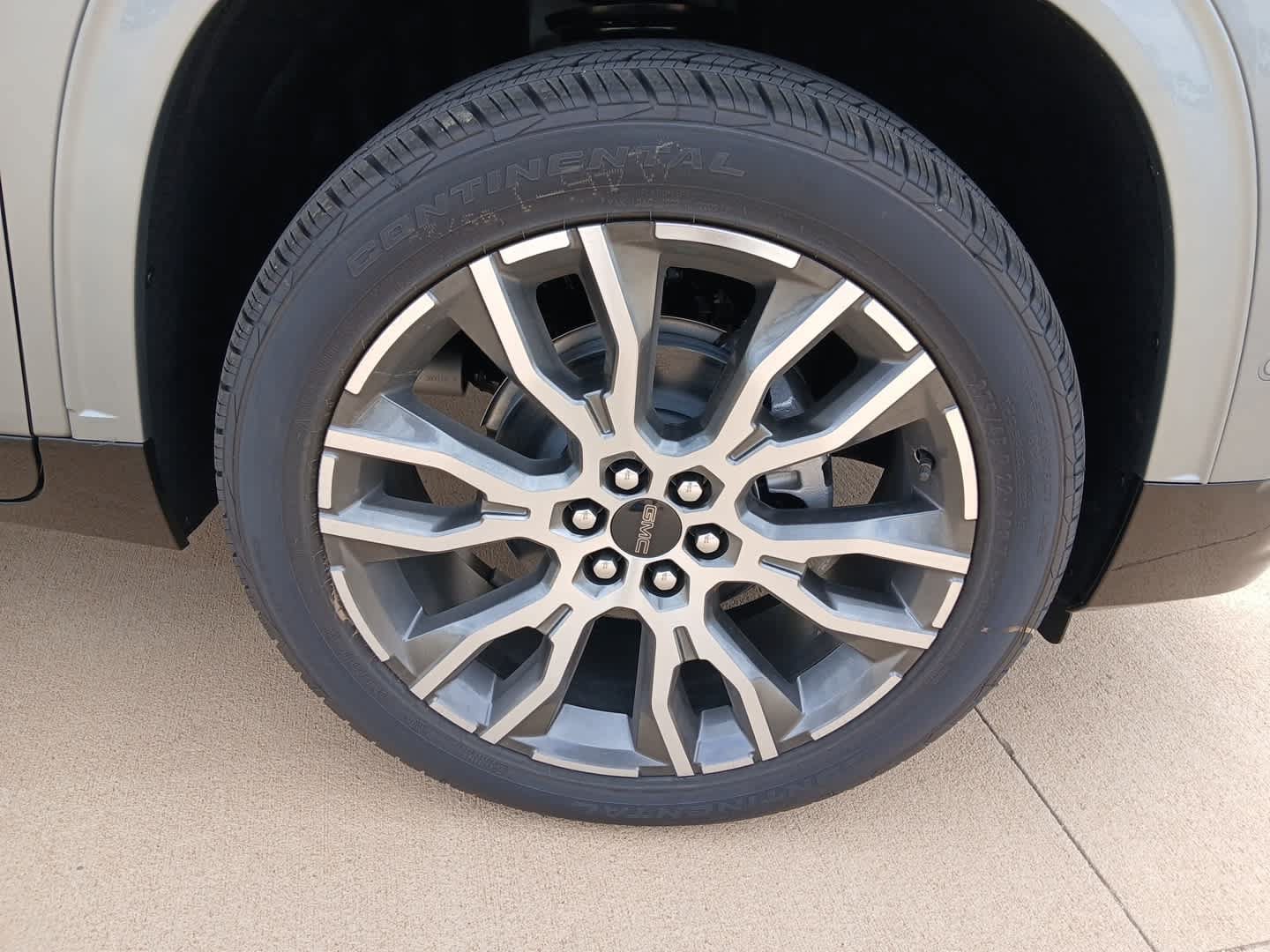 New 2026 GMC Acadia Denali Ultimate w/ LPO, Floor Liner Package AWD/4WD image 12