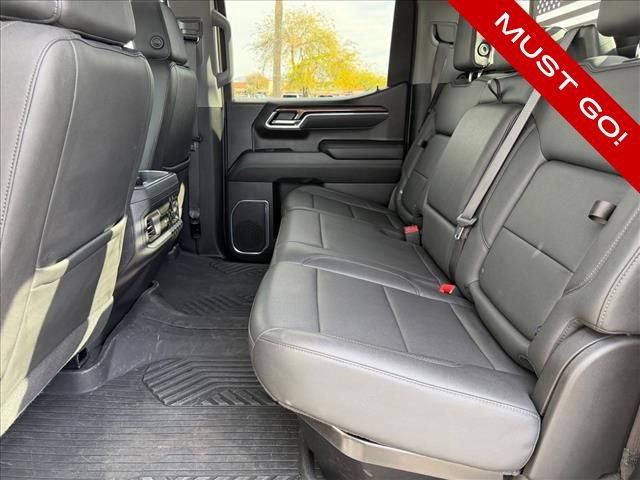 Used 2025 Chevrolet Silverado 1500 LT Trail Boss w/ LT Trail Boss Premium Package image 7