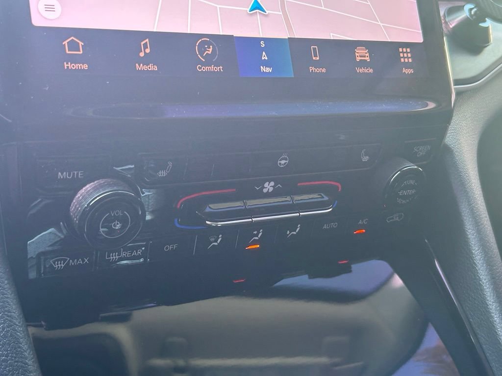 Used 2021 Jeep Grand Cherokee L Limited AWD/4WD image 56