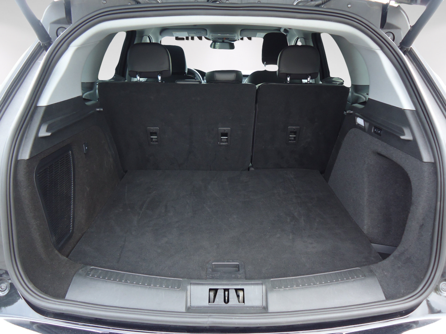 Used 2022 Lincoln Corsair AWD w/ Equipment Group 101A image 28