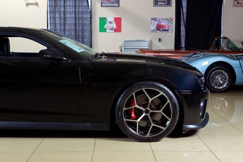 Used 2013 Chevrolet Camaro ZL1 RWD image 21