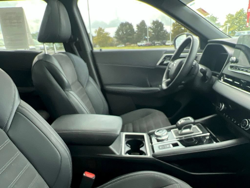 Used 2024 Mitsubishi Outlander SE Black Edition AWD/4WD image 10