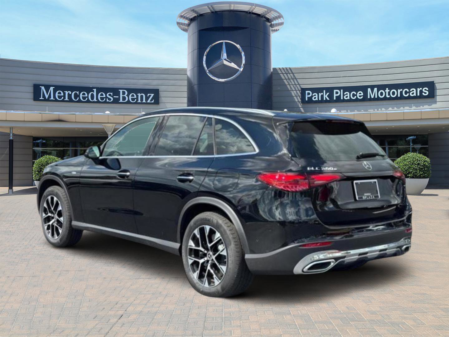 Certified 2025 Mercedes-Benz GLC 350e 4MATIC image 3