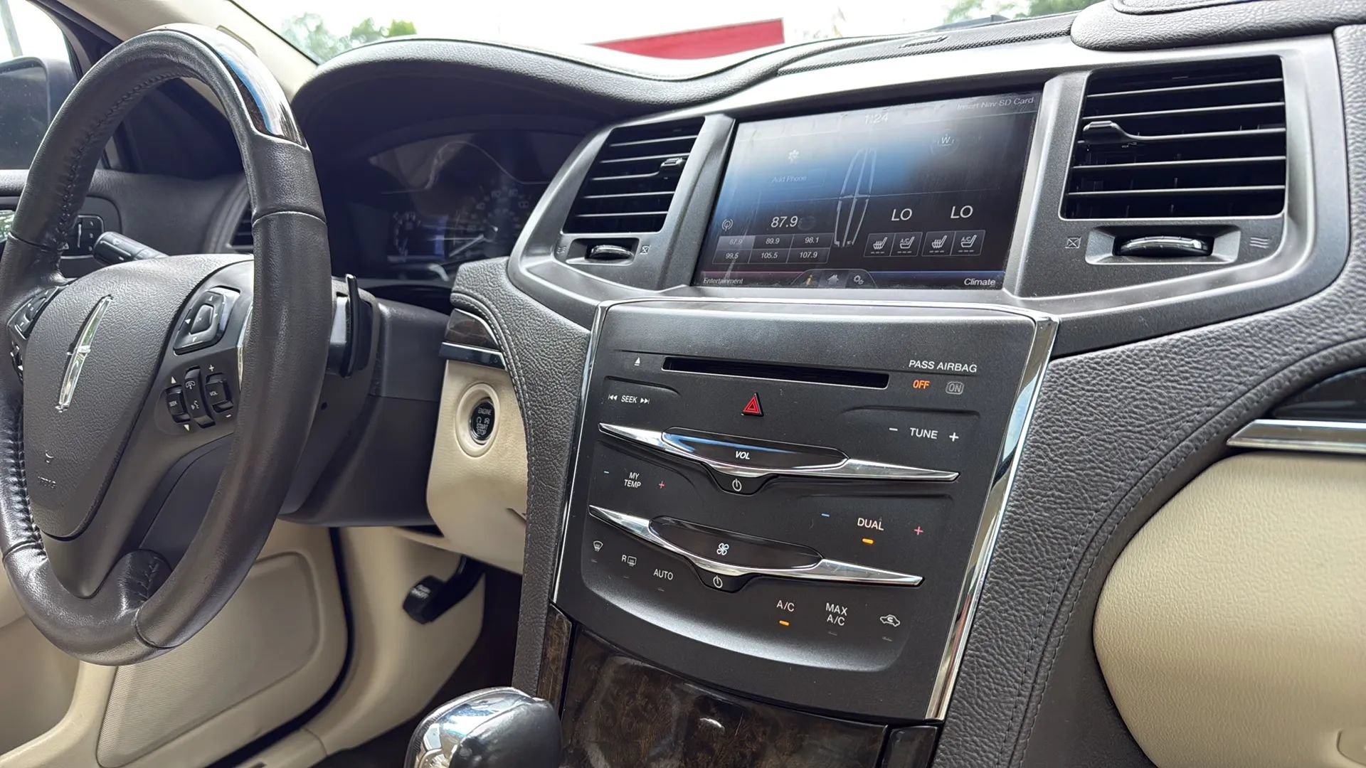 Used 2014 Lincoln MKS AWD w/ Equipment Group 101A image 34