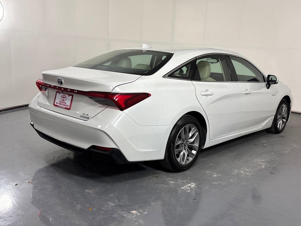 Certified 2021 Toyota Avalon XLE w/ Moonroof Package image 6
