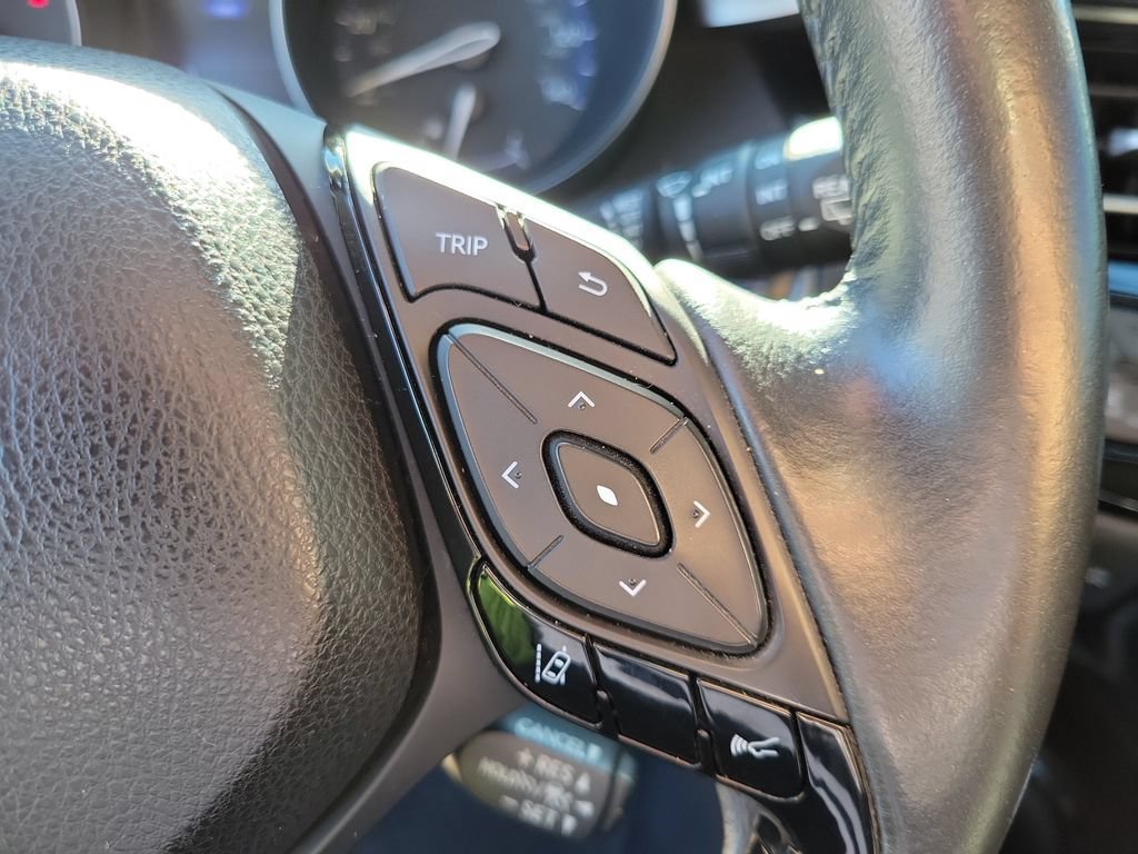Used 2020 Toyota C-HR Limited FWD image 21