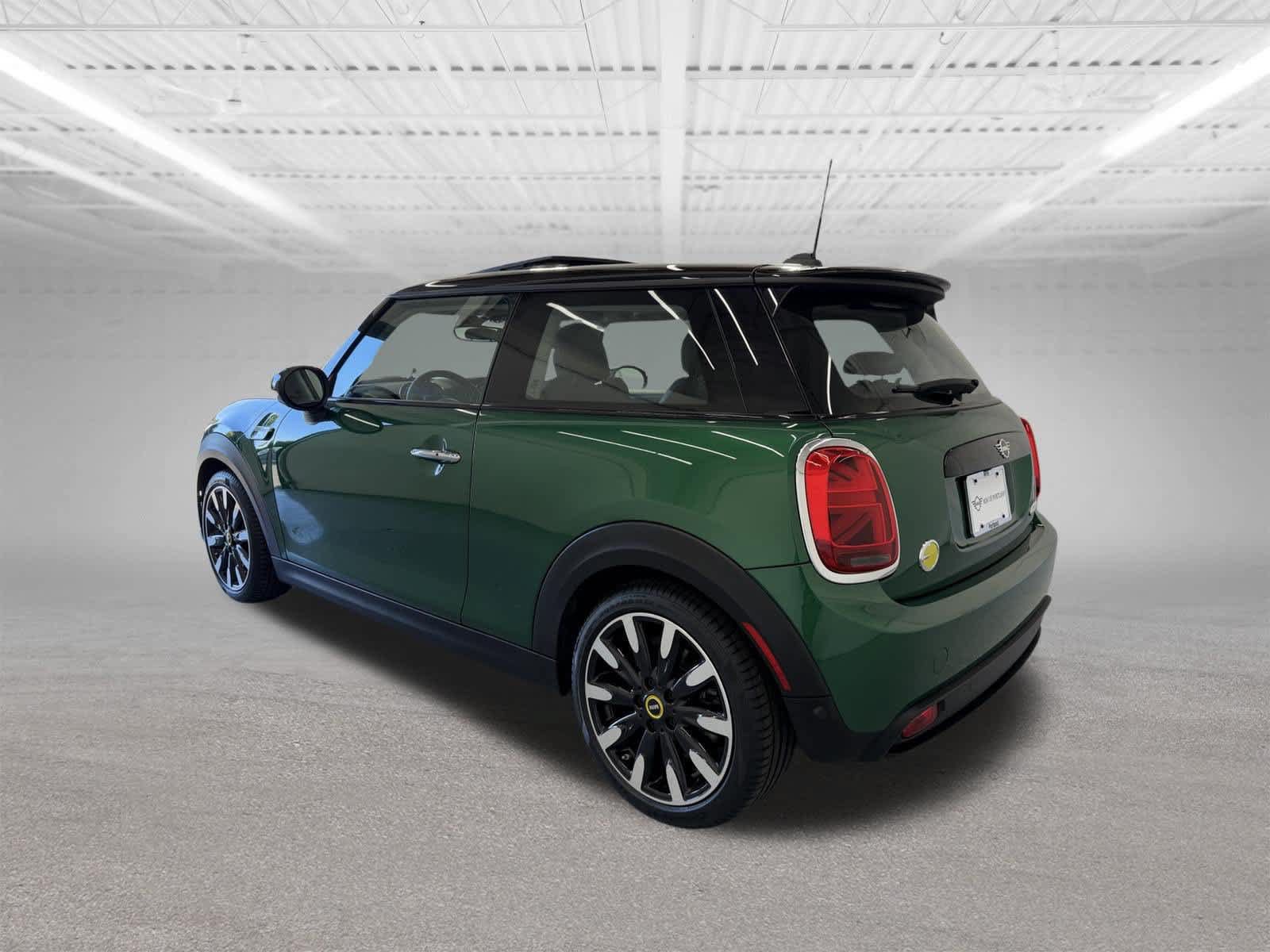 Used 2024 MINI Cooper SE FWD image 3