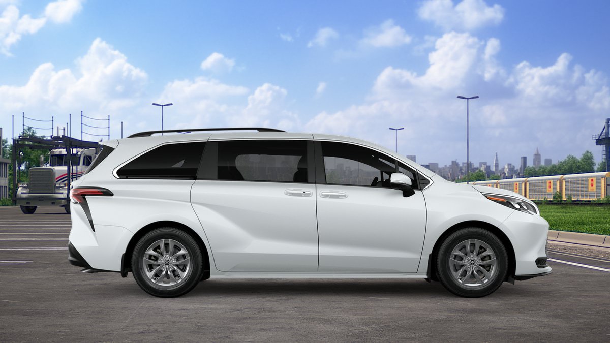 New 2026 Toyota Sienna XLE FWD image 12