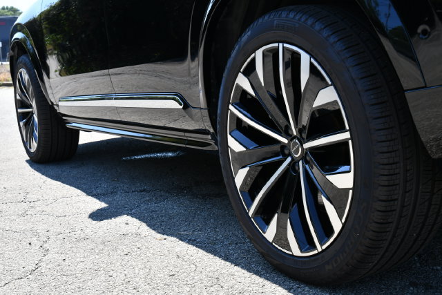 New 2026 Volvo XC90 B6 Plus w/ Protection Package Premier AWD/4WD image 9