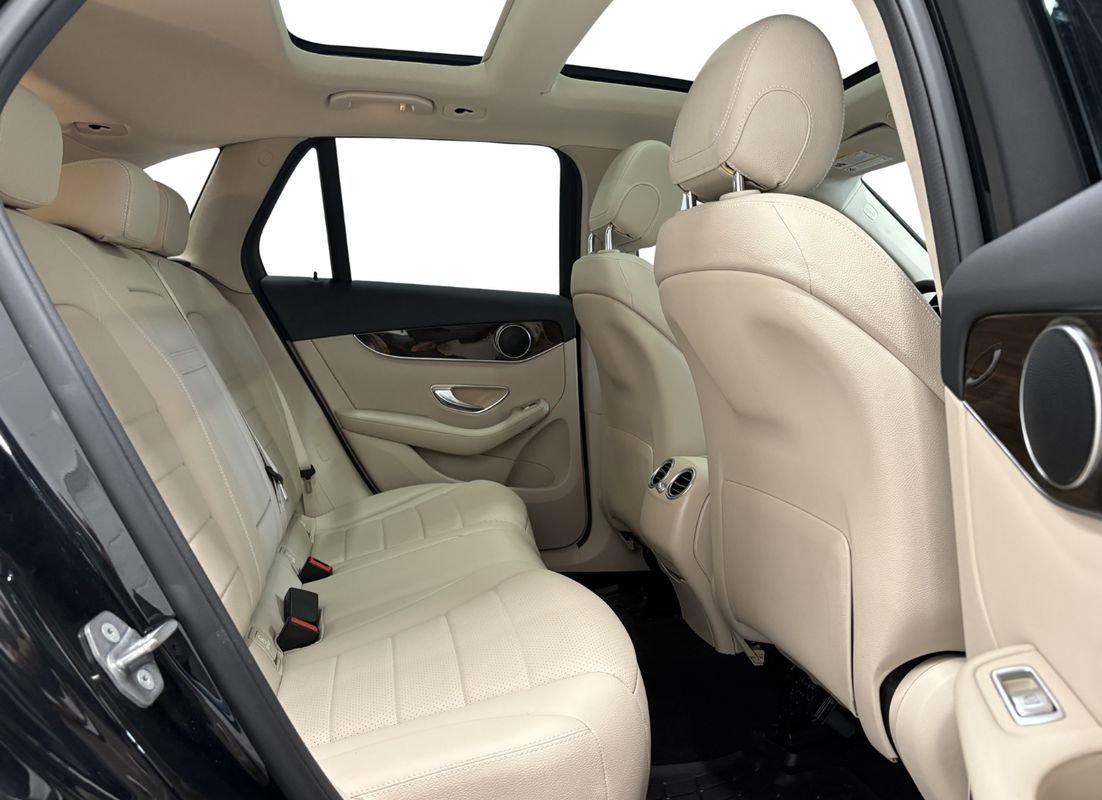 Used 2019 Mercedes-Benz GLC 300 4MATIC image 14