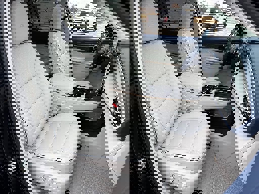 New 2026 Buick Enclave Avenir w/ Super Cruise Package image 12