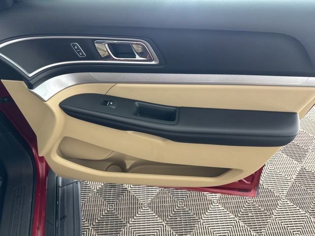 Used 2016 Ford Explorer XLT w/ Equipment Group 202A image 20