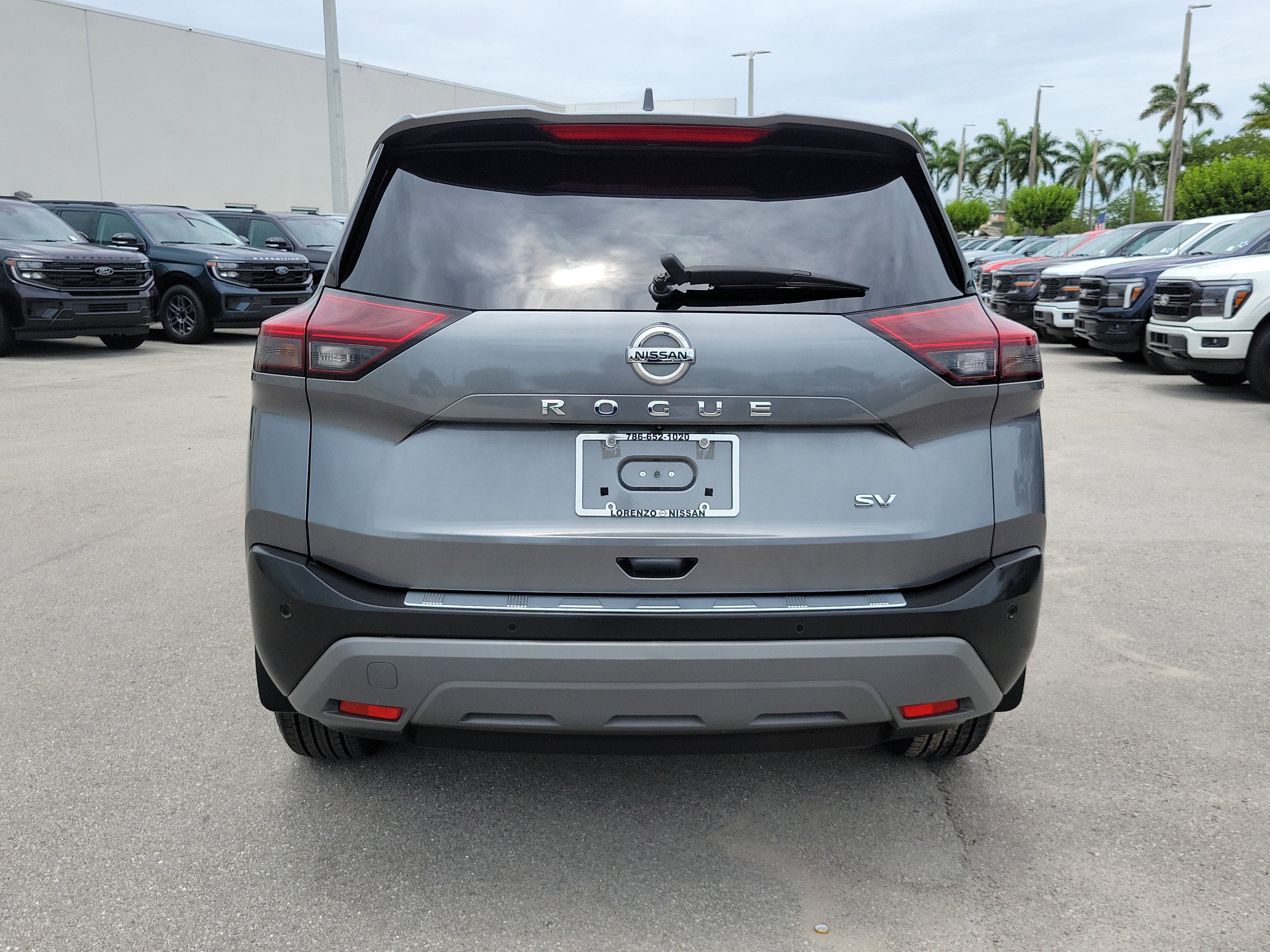 Used 2021 Nissan Rogue SV w/ Premium Package FWD image 6