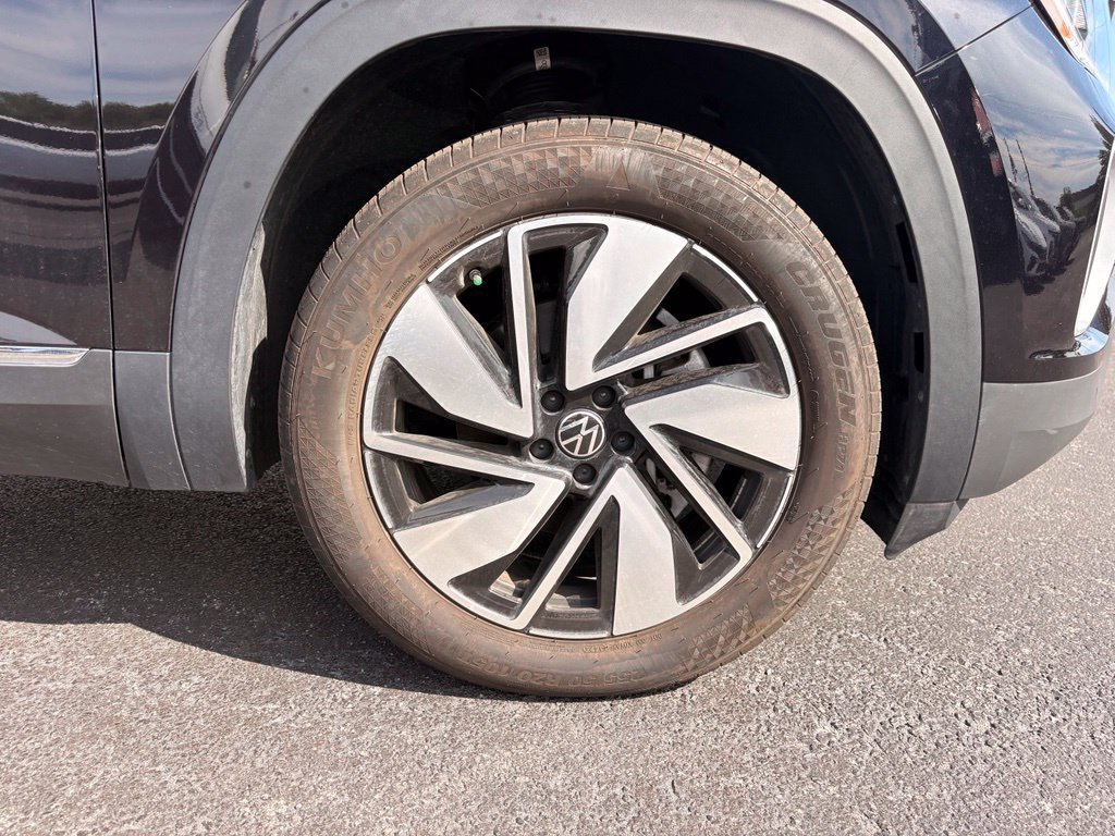 Used 2025 Volkswagen Atlas SEL AWD/4WD image 34