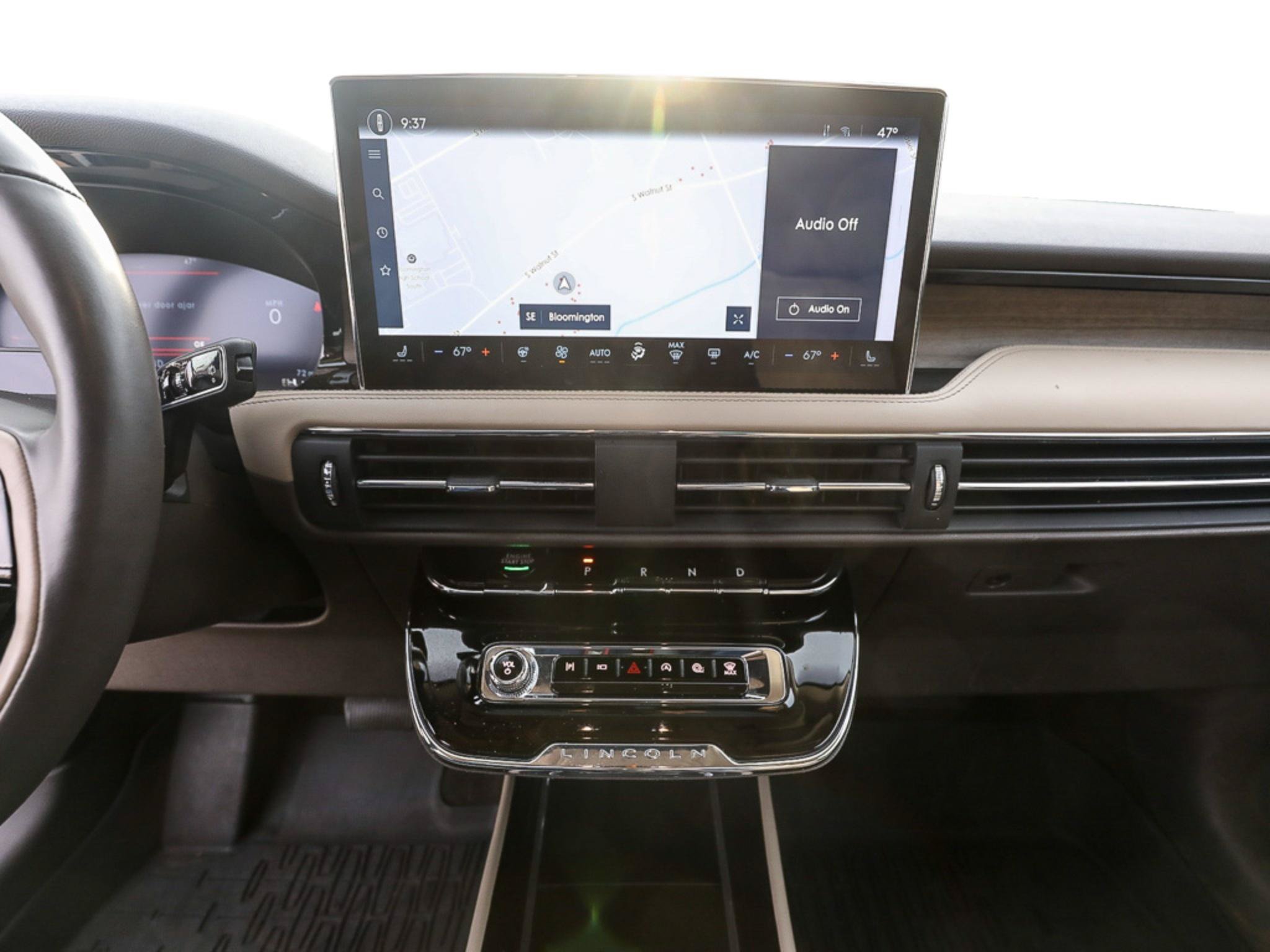 Used 2023 Lincoln Corsair Reserve w/ Equipment Group 202A AWD/4WD image 16