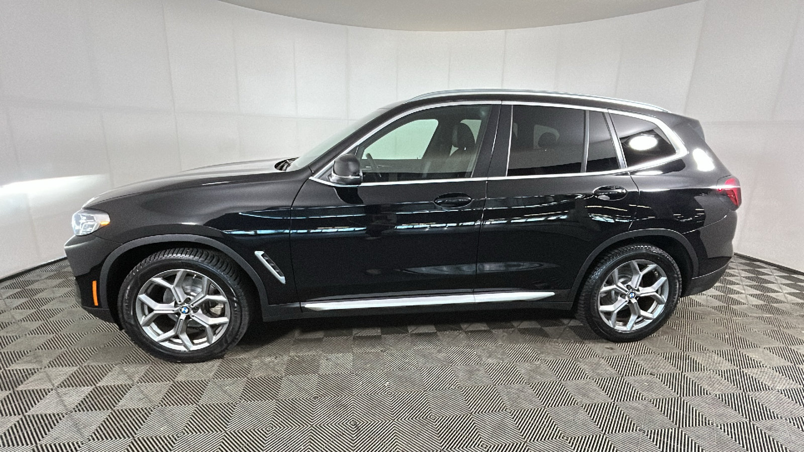 Used 2024 BMW X3 xDrive30i AWD/4WD image 6