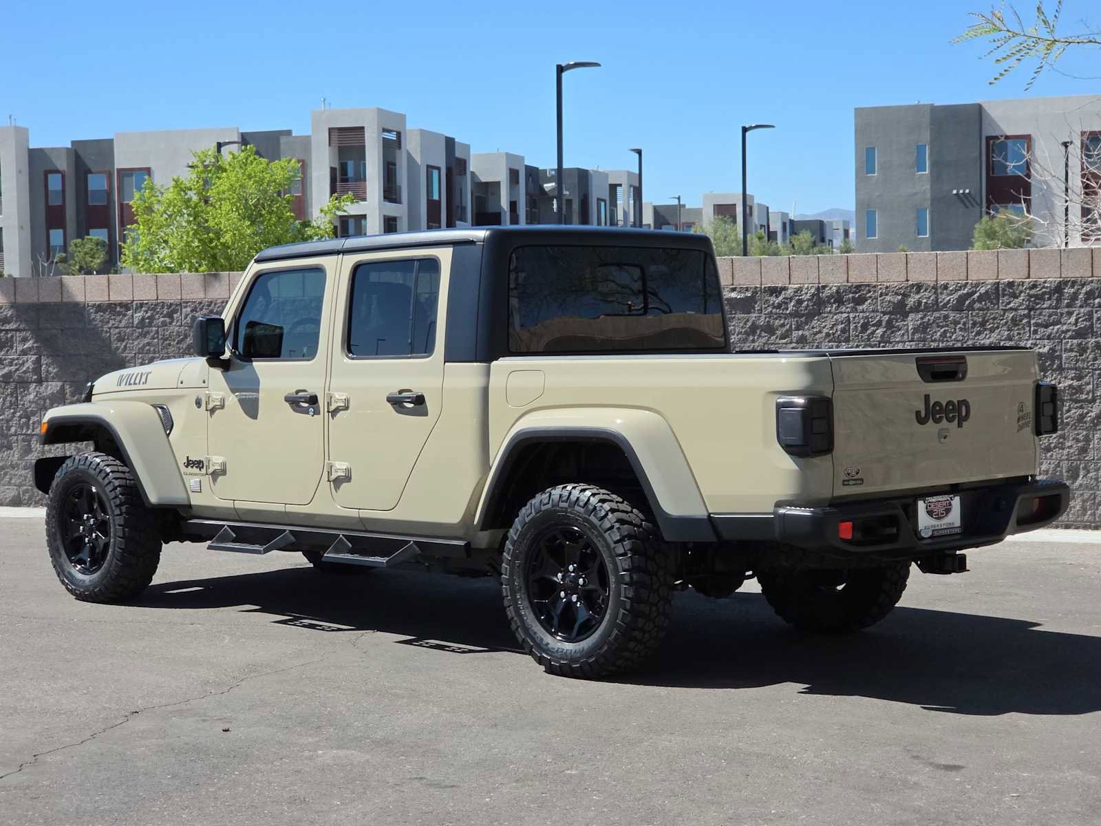 Used 2022 Jeep Gladiator Sport image 7