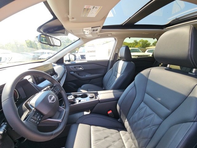 New 2026 Nissan Rogue Platinum image 11