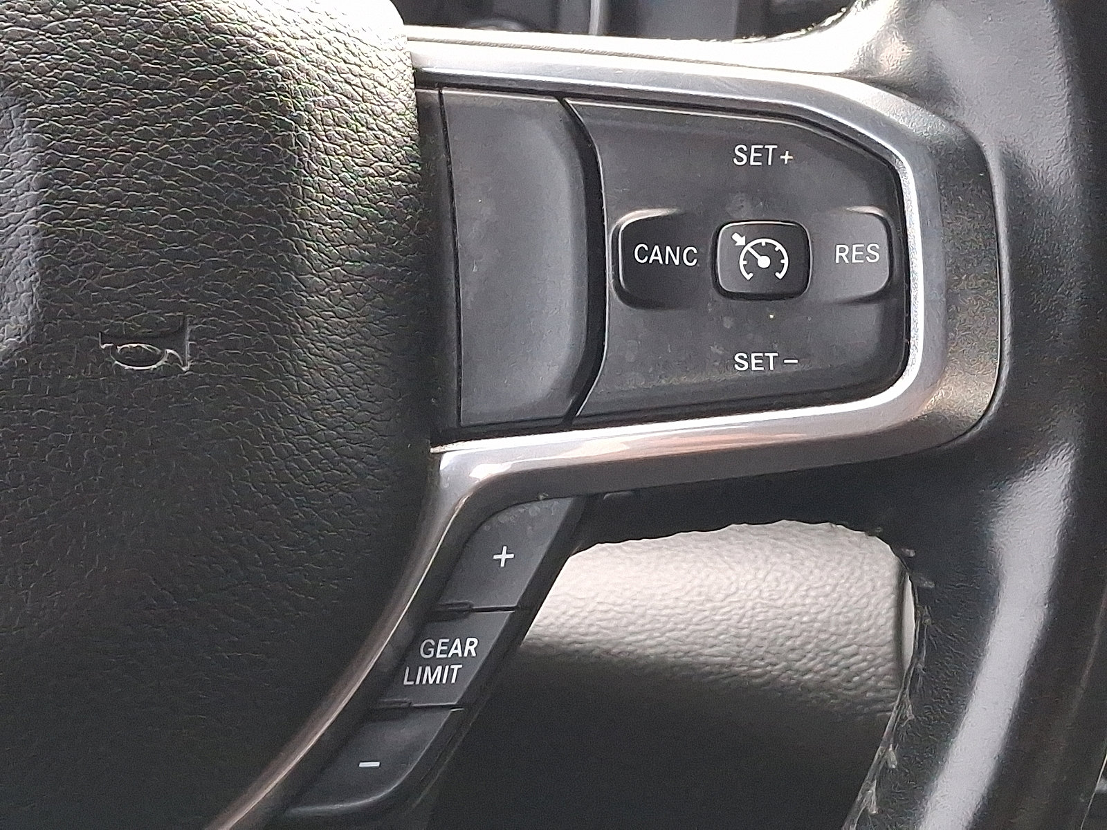 Used 2021 RAM 1500 Laramie w/ Sport Appearance Package image 21