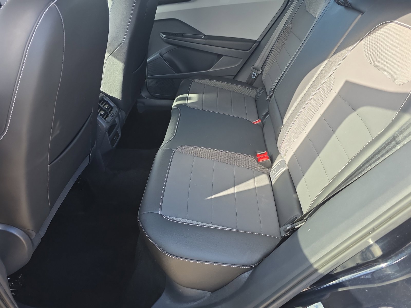 Certified 2023 Volkswagen Taos SE w/ Black Wheel Package image 17