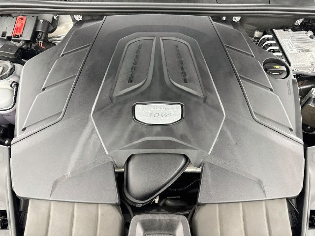 Used 2023 Porsche Cayenne AWD/4WD image 39