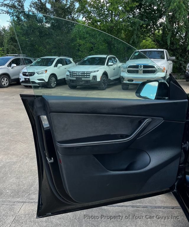 Used 2021 Tesla Model Y Long Range AWD/4WD image 29