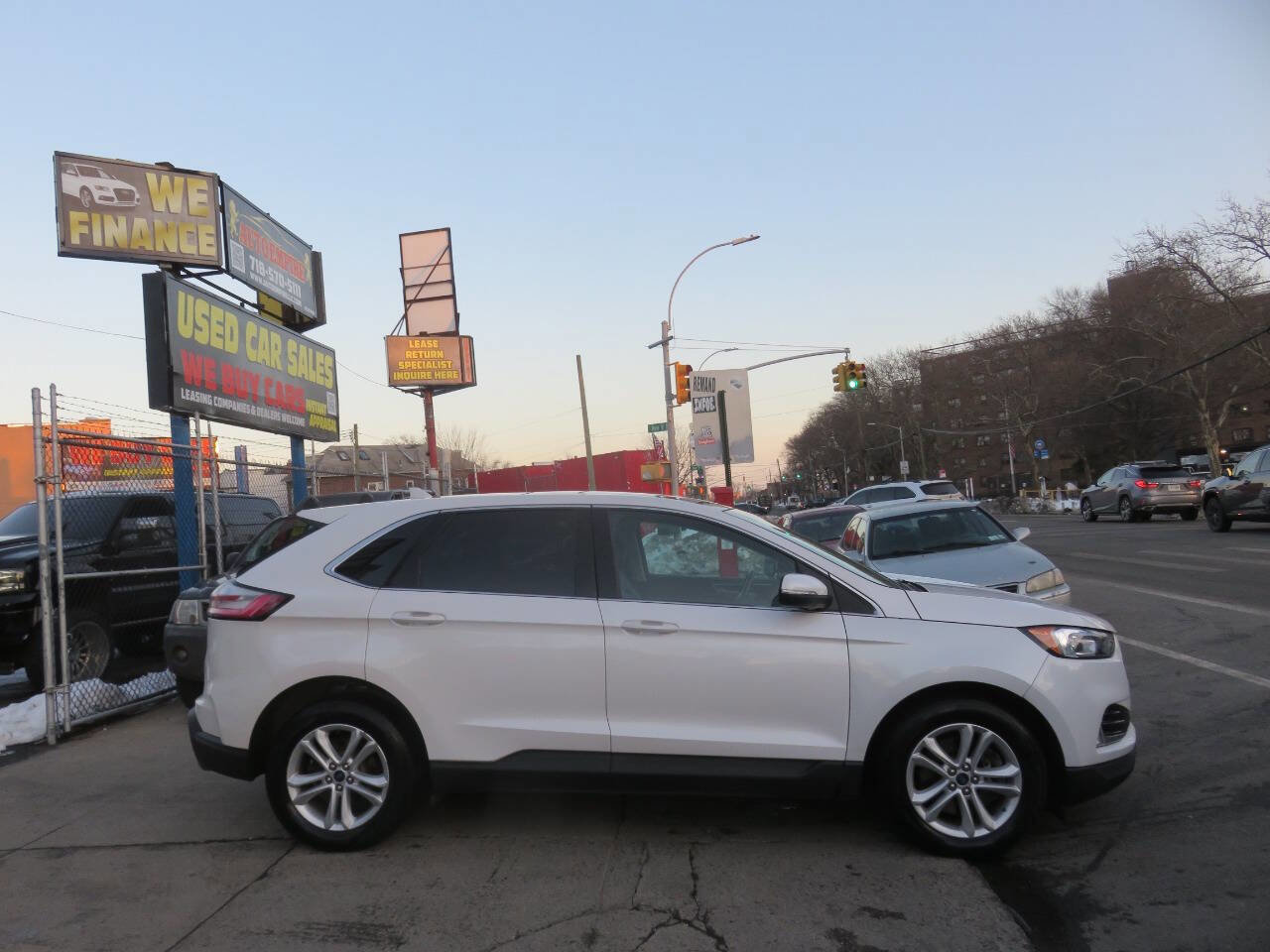 Used 2019 Ford Edge SEL w/ Equipment Group 201A image 9