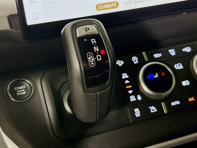 Certified 2025 Land Rover Defender 130 X-Dynamic SE AWD/4WD image 19
