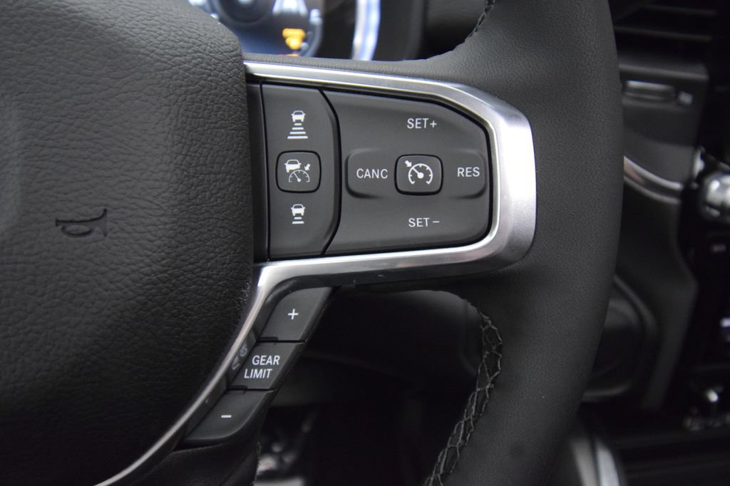 New 2026 RAM 2500 Laramie AWD/4WD image 30