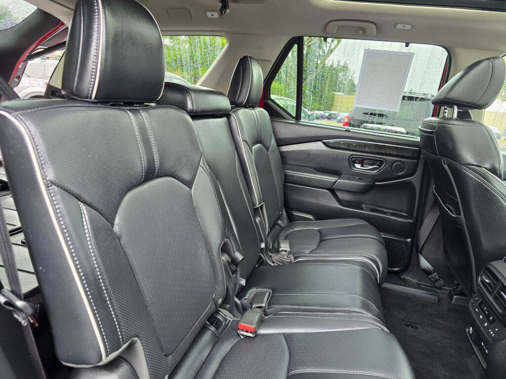 Certified 2025 Honda Pilot Elite image 8