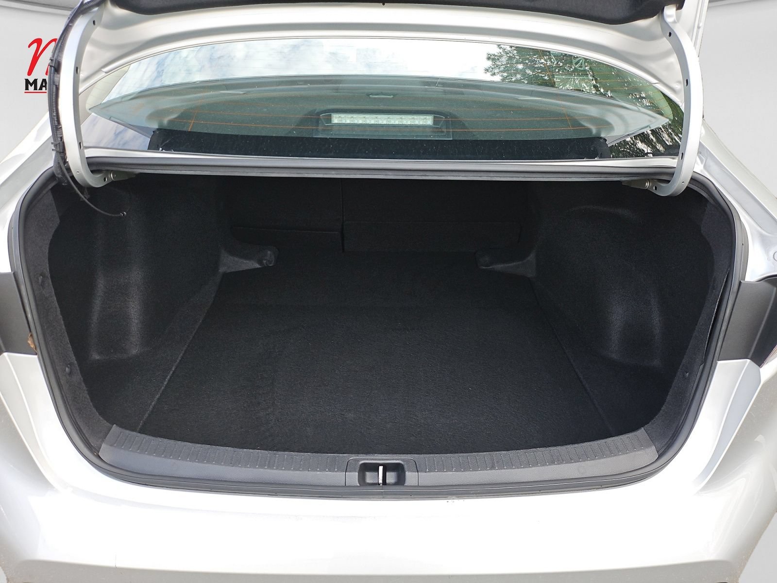 Used 2025 Toyota Corolla LE FWD image 19
