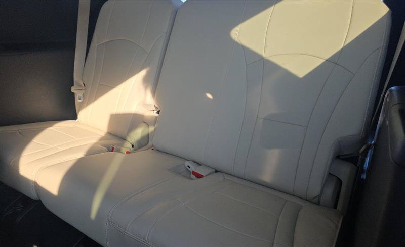 Used 2023 Buick Enclave Premium AWD/4WD image 9
