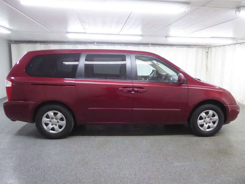 Used 2007 Kia Sedona LX image 7