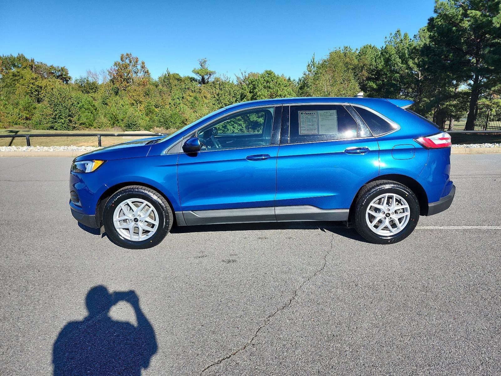 Used 2024 Ford Edge SEL image 2