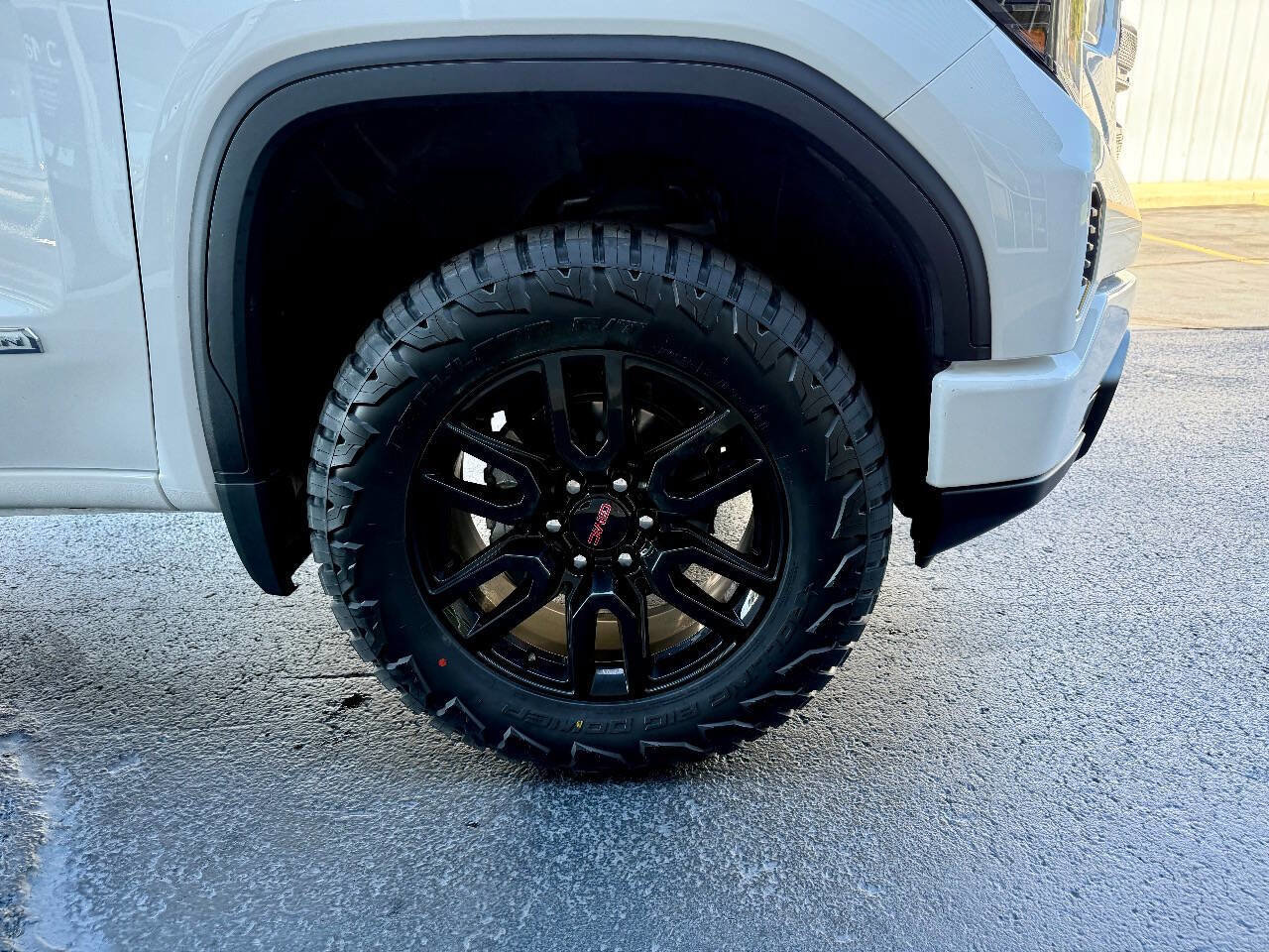 Used 2022 GMC Sierra 1500 Elevation w/ Elevation Premium Package image 5