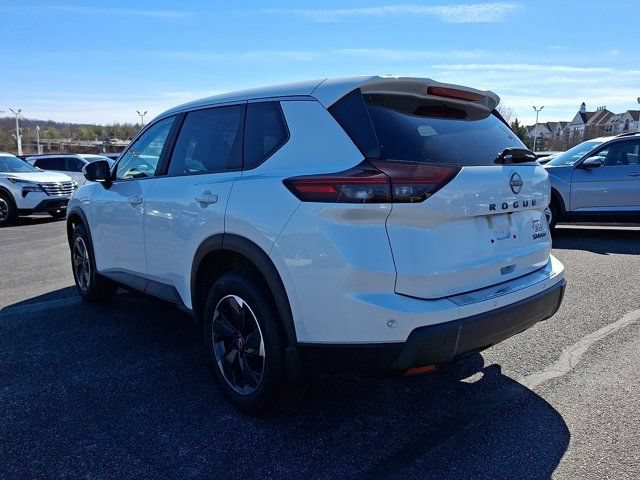 Used 2024 Nissan Rogue SV AWD/4WD image 4