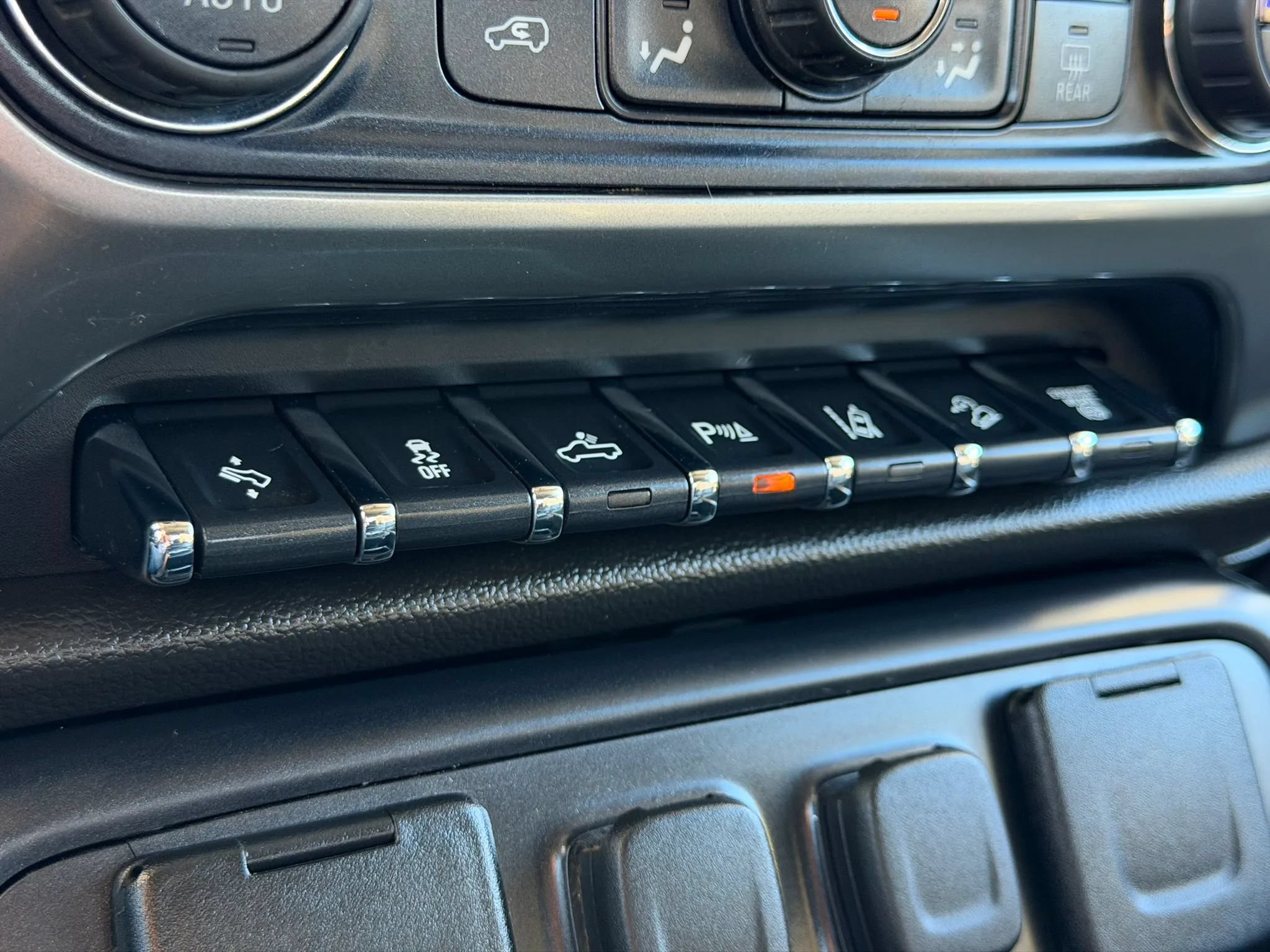 Used 2019 Chevrolet Silverado 2500 LTZ w/ Duramax Plus Package AWD/4WD image 29