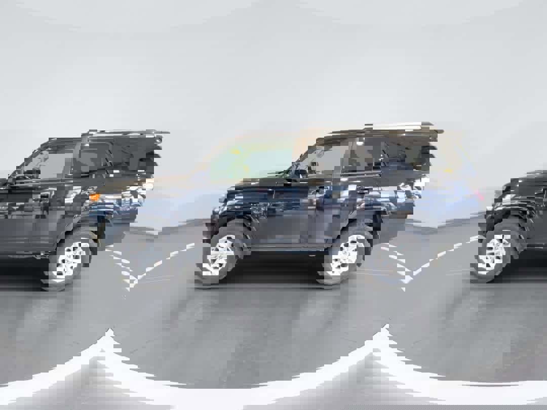 Used 2024 Toyota 4Runner SR5 AWD/4WD image 5