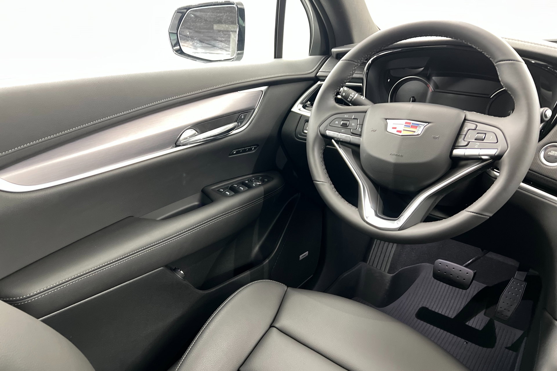 New 2025 Cadillac XT6 Luxury w/ LPO, Floor Liner Package image 12