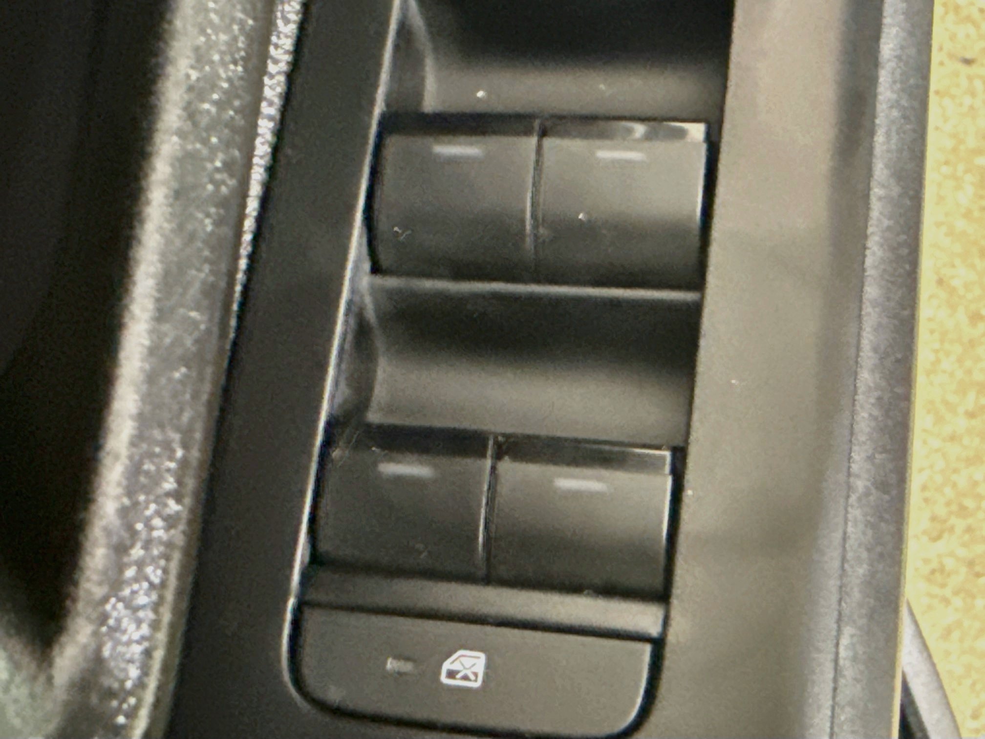 Certified 2025 Toyota Tacoma SR5 AWD/4WD image 18